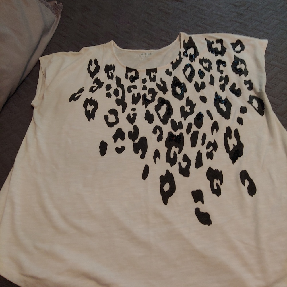 Leopard print t shirt